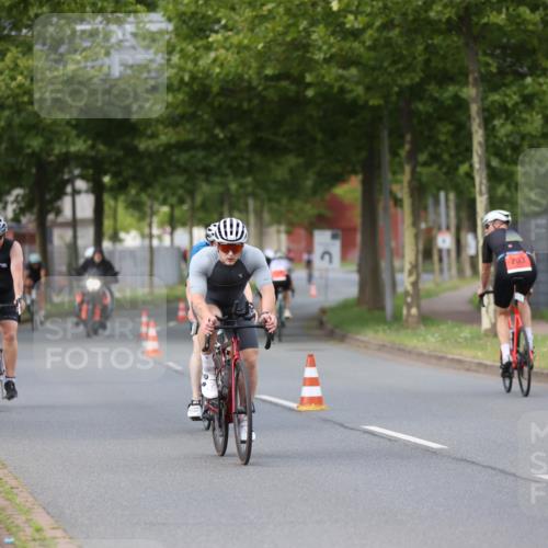10.08.2025 - GEWOBA Citytriathlon Bremen Yannick Fuchs http://msf.ph/oto/8550702 10.08.2025 12:26:05 Radfahren 608, 611, 661, 693, 730, 755, 786, 830, 842, 849, 865, 871, 911, 1014 meine-sportfotos.de