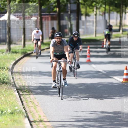 10.08.2025 - GEWOBA Citytriathlon Bremen Yannick Fuchs http://msf.ph/oto/8550708 10.08.2025 14:15:10 Radfahren 15, 45, 55, 76, 88, 108, 133, 146, 151, 226 meine-sportfotos.de
