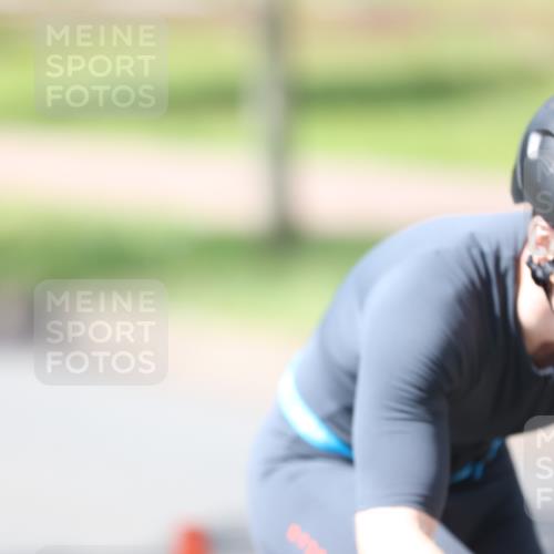 10.08.2025 - GEWOBA Citytriathlon Bremen Yannick Fuchs http://msf.ph/oto/8550732 10.08.2025 14:15:13 Radfahren 15, 45, 54, 55, 76, 88, 97, 108, 133, 146, 151, 226 meine-sportfotos.de