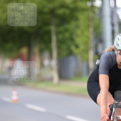 10.08.2025 - GEWOBA Citytriathlon Bremen Yannick Fuchs http://msf.ph/oto/8550737 10.08.2025 12:26:11 Radfahren 608, 611, 661, 730, 755, 786, 808, 842, 865, 871, 911, 1014 meine-sportfotos.de