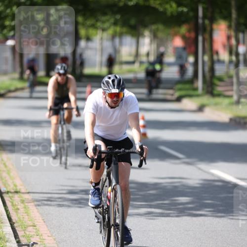 10.08.2025 - GEWOBA Citytriathlon Bremen Yannick Fuchs http://msf.ph/oto/8550742 10.08.2025 14:15:15 Radfahren 15, 45, 54, 55, 76, 88, 97, 108, 133, 146, 151 meine-sportfotos.de