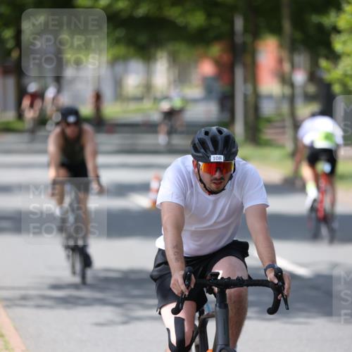 10.08.2025 - GEWOBA Citytriathlon Bremen Yannick Fuchs http://msf.ph/oto/8550746 10.08.2025 14:15:15 Radfahren 15, 45, 54, 55, 76, 88, 97, 108, 133, 146, 151 meine-sportfotos.de