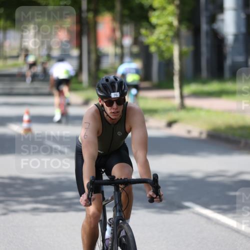 10.08.2025 - GEWOBA Citytriathlon Bremen Yannick Fuchs http://msf.ph/oto/8550756 10.08.2025 14:15:17 Radfahren 15, 45, 54, 55, 76, 88, 97, 108, 133, 146 meine-sportfotos.de