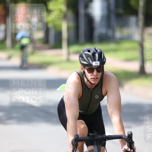 10.08.2025 - GEWOBA Citytriathlon Bremen Yannick Fuchs http://msf.ph/oto/8550759 10.08.2025 14:15:17 Radfahren 15, 45, 54, 55, 76, 88, 97, 108, 133, 146 meine-sportfotos.de