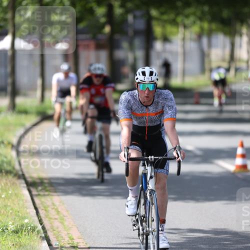 10.08.2025 - GEWOBA Citytriathlon Bremen Yannick Fuchs http://msf.ph/oto/8550772 10.08.2025 14:15:20 Radfahren 15, 45, 54, 55, 76, 88, 97, 108, 123, 146 meine-sportfotos.de