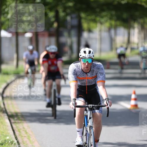 10.08.2025 - GEWOBA Citytriathlon Bremen Yannick Fuchs http://msf.ph/oto/8550774 10.08.2025 14:15:20 Radfahren 15, 45, 54, 55, 76, 88, 97, 108, 123, 146 meine-sportfotos.de