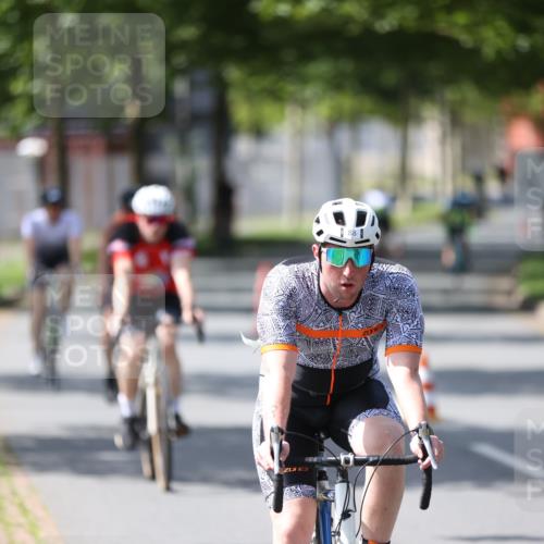 10.08.2025 - GEWOBA Citytriathlon Bremen Yannick Fuchs http://msf.ph/oto/8550778 10.08.2025 14:15:21 Radfahren 15, 45, 54, 55, 76, 88, 97, 108, 123 meine-sportfotos.de