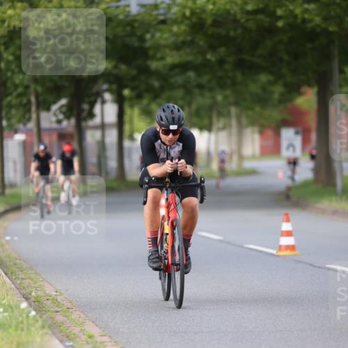 10.08.2025 - GEWOBA Citytriathlon Bremen Yannick Fuchs http://msf.ph/oto/8550785 10.08.2025 12:26:27 Radfahren 574, 608, 628, 668, 731, 808, 837, 903, 930, 972 meine-sportfotos.de