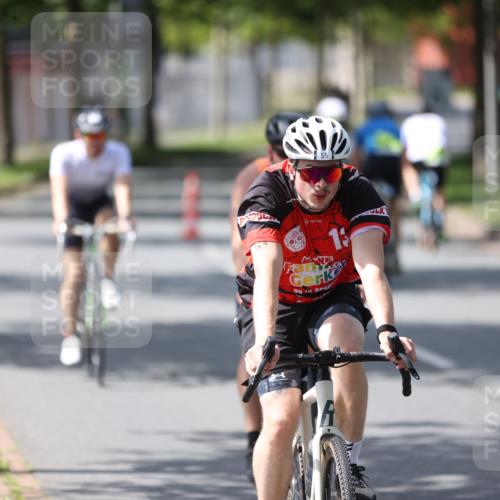 10.08.2025 - GEWOBA Citytriathlon Bremen Yannick Fuchs http://msf.ph/oto/8550790 10.08.2025 14:15:22 Radfahren 15, 45, 54, 55, 76, 88, 97, 108, 123 meine-sportfotos.de