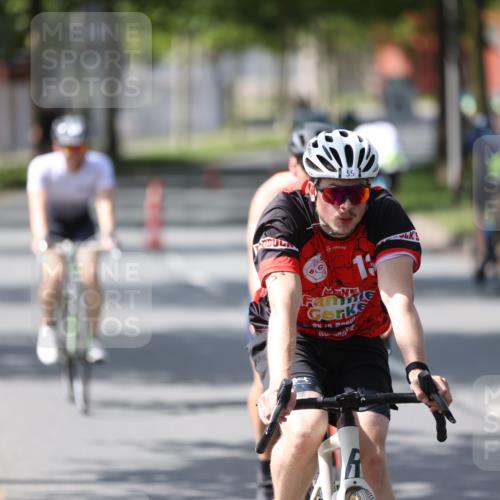 10.08.2025 - GEWOBA Citytriathlon Bremen Yannick Fuchs http://msf.ph/oto/8550792 10.08.2025 14:15:22 Radfahren 15, 45, 54, 55, 76, 88, 97, 108, 123 meine-sportfotos.de