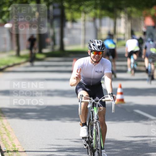 10.08.2025 - GEWOBA Citytriathlon Bremen Yannick Fuchs http://msf.ph/oto/8550795 10.08.2025 14:15:23 Radfahren 15, 45, 54, 55, 76, 88, 97, 108, 123 meine-sportfotos.de