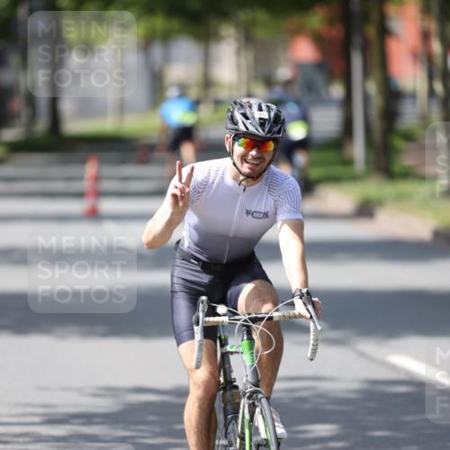 10.08.2025 - GEWOBA Citytriathlon Bremen Yannick Fuchs http://msf.ph/oto/8550799 10.08.2025 14:15:23 Radfahren 15, 45, 54, 55, 76, 88, 97, 108, 123 meine-sportfotos.de