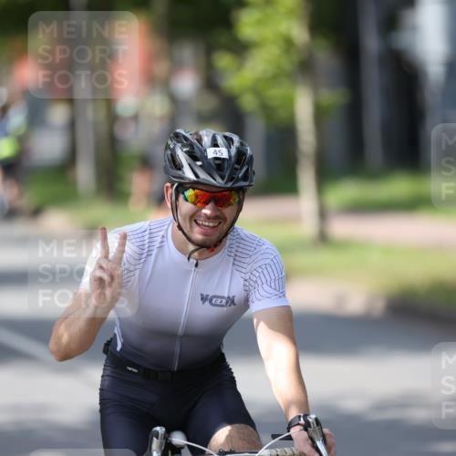 10.08.2025 - GEWOBA Citytriathlon Bremen Yannick Fuchs http://msf.ph/oto/8550805 10.08.2025 14:15:24 Radfahren 15, 45, 54, 55, 76, 88, 97, 108, 123 meine-sportfotos.de