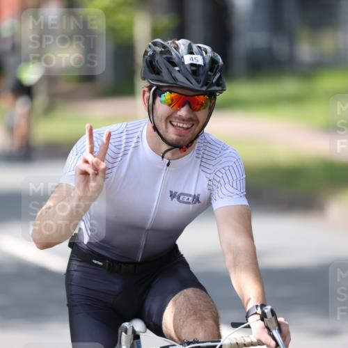 10.08.2025 - GEWOBA Citytriathlon Bremen Yannick Fuchs http://msf.ph/oto/8550806 10.08.2025 14:15:24 Radfahren 15, 45, 54, 55, 76, 88, 97, 108, 123 meine-sportfotos.de