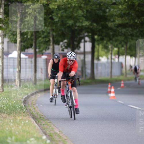 10.08.2025 - GEWOBA Citytriathlon Bremen Yannick Fuchs http://msf.ph/oto/8550816 10.08.2025 12:26:34 Radfahren 574, 628, 668, 710, 731, 837, 903, 930, 939, 946, 972 meine-sportfotos.de
