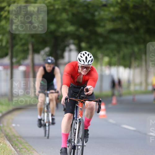 10.08.2025 - GEWOBA Citytriathlon Bremen Yannick Fuchs http://msf.ph/oto/8550820 10.08.2025 12:26:35 Radfahren 574, 628, 668, 710, 731, 837, 903, 930, 939, 946, 972 meine-sportfotos.de