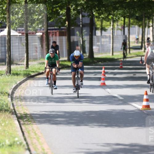 10.08.2025 - GEWOBA Citytriathlon Bremen Yannick Fuchs http://msf.ph/oto/8550836 10.08.2025 14:15:37 Radfahren 54, 72, 74, 98, 118, 123, 187 meine-sportfotos.de