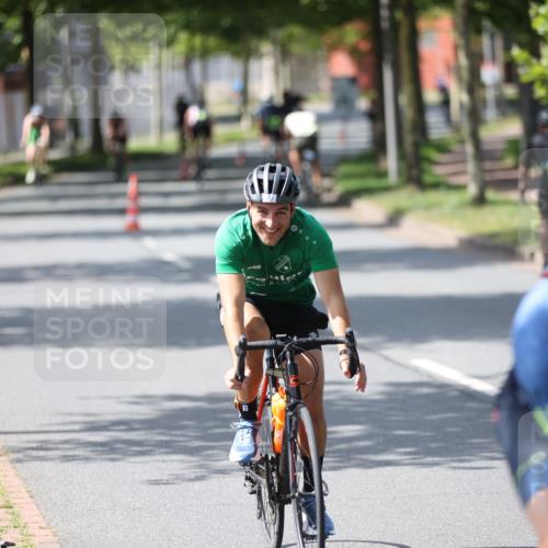 10.08.2025 - GEWOBA Citytriathlon Bremen Yannick Fuchs http://msf.ph/oto/8550859 10.08.2025 14:15:40 Radfahren 72, 74, 98, 118, 123, 187 meine-sportfotos.de