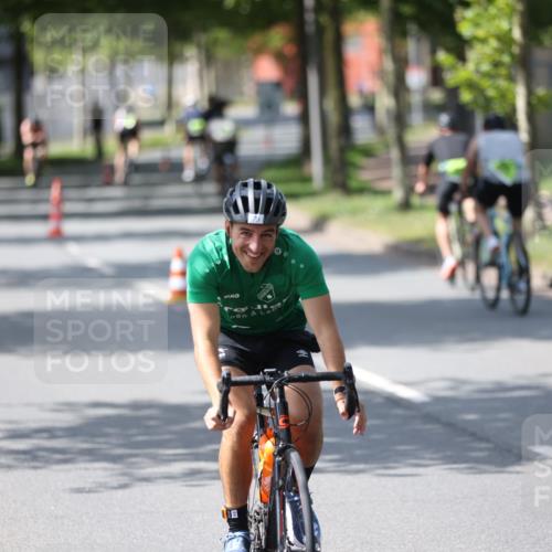 10.08.2025 - GEWOBA Citytriathlon Bremen Yannick Fuchs http://msf.ph/oto/8550861 10.08.2025 14:15:40 Radfahren 72, 74, 98, 118, 123, 187 meine-sportfotos.de