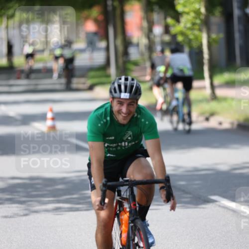 10.08.2025 - GEWOBA Citytriathlon Bremen Yannick Fuchs http://msf.ph/oto/8550863 10.08.2025 14:15:41 Radfahren 72, 74, 98, 118, 123, 187 meine-sportfotos.de