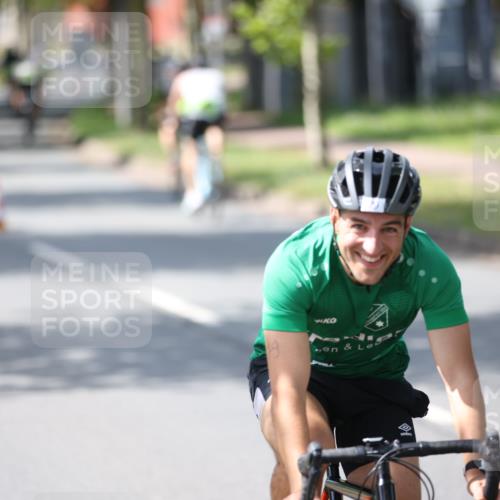 10.08.2025 - GEWOBA Citytriathlon Bremen Yannick Fuchs http://msf.ph/oto/8550868 10.08.2025 14:15:41 Radfahren 72, 74, 98, 118, 123, 187 meine-sportfotos.de