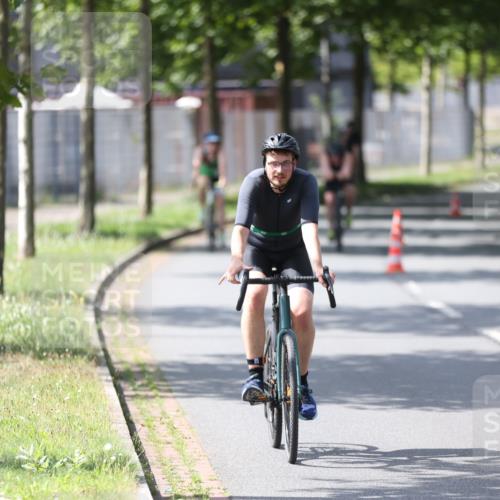 10.08.2025 - GEWOBA Citytriathlon Bremen Yannick Fuchs http://msf.ph/oto/8550870 10.08.2025 14:15:42 Radfahren 72, 74, 98, 118, 123, 187 meine-sportfotos.de