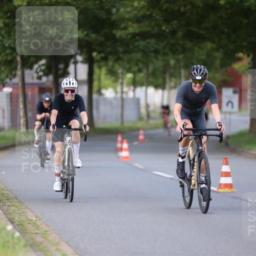 10.08.2025 - GEWOBA Citytriathlon Bremen Yannick Fuchs http://msf.ph/oto/8550874 10.08.2025 12:26:46 Radfahren 574, 644, 668, 703, 710, 846, 889, 903, 928, 930, 939, 946, 948 meine-sportfotos.de