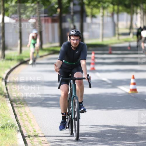 10.08.2025 - GEWOBA Citytriathlon Bremen Yannick Fuchs http://msf.ph/oto/8550875 10.08.2025 14:15:42 Radfahren 72, 74, 98, 118, 123, 187 meine-sportfotos.de