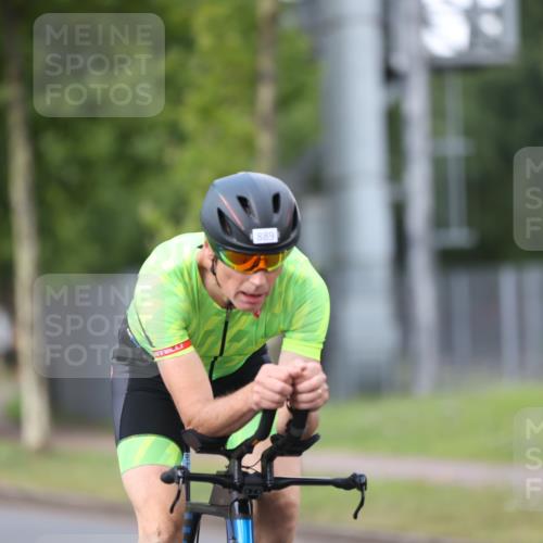 10.08.2025 - GEWOBA Citytriathlon Bremen Yannick Fuchs http://msf.ph/oto/8550888 10.08.2025 12:26:49 Radfahren 644, 668, 703, 710, 846, 889, 903, 928, 939, 946, 948 meine-sportfotos.de