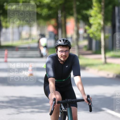 10.08.2025 - GEWOBA Citytriathlon Bremen Yannick Fuchs http://msf.ph/oto/8550889 10.08.2025 14:15:44 Radfahren 72, 74, 98, 118, 187, 271 meine-sportfotos.de