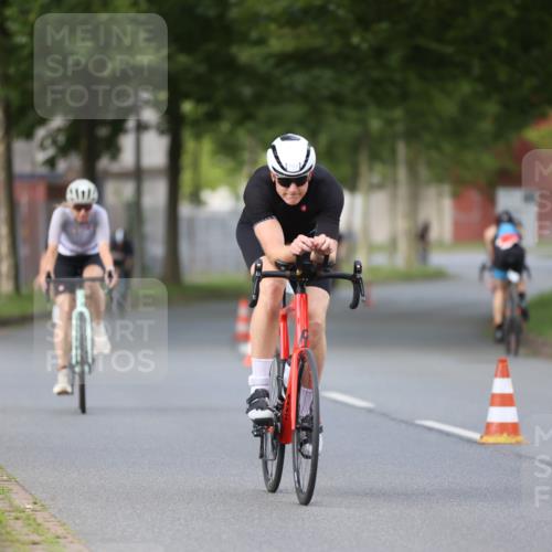 10.08.2025 - GEWOBA Citytriathlon Bremen Yannick Fuchs http://msf.ph/oto/8550890 10.08.2025 12:26:54 Radfahren 644, 703, 710, 727, 846, 889, 928, 939, 946, 948, 1003 meine-sportfotos.de