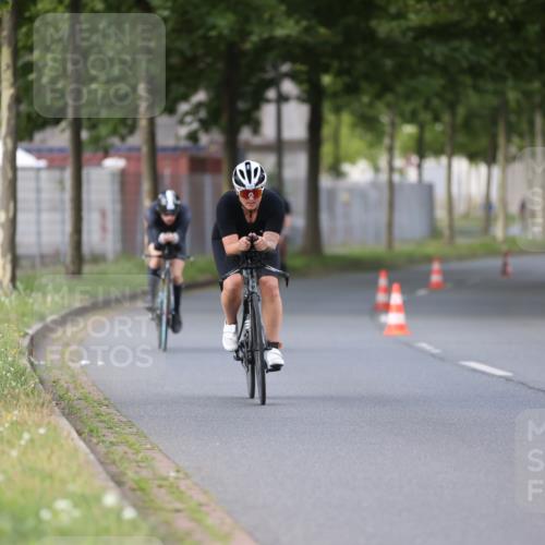 10.08.2025 - GEWOBA Citytriathlon Bremen Yannick Fuchs http://msf.ph/oto/8550907 10.08.2025 12:26:57 Radfahren 644, 703, 710, 727, 846, 889, 928, 939, 946, 948, 1003 meine-sportfotos.de