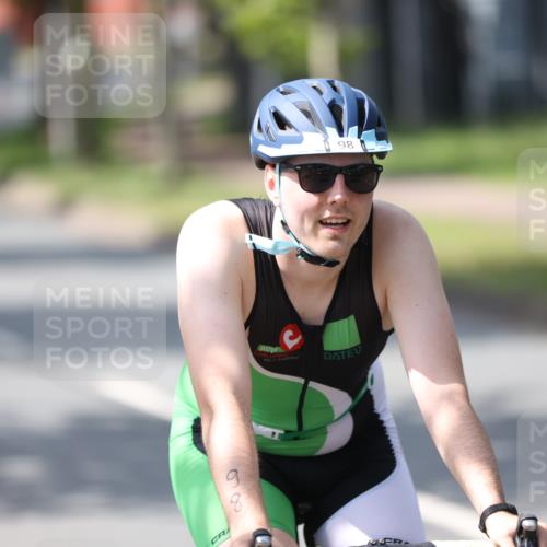 10.08.2025 - GEWOBA Citytriathlon Bremen Yannick Fuchs http://msf.ph/oto/8550908 10.08.2025 14:15:48 Radfahren 43, 72, 74, 98, 118, 187, 271 meine-sportfotos.de