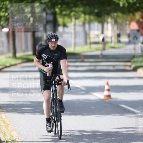 10.08.2025 - GEWOBA Citytriathlon Bremen Yannick Fuchs http://msf.ph/oto/8550920 10.08.2025 14:15:50 Radfahren 43, 72, 74, 98, 118, 129, 187, 271 meine-sportfotos.de
