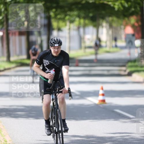 10.08.2025 - GEWOBA Citytriathlon Bremen Yannick Fuchs http://msf.ph/oto/8550922 10.08.2025 14:15:50 Radfahren 43, 72, 74, 98, 118, 129, 187, 271 meine-sportfotos.de