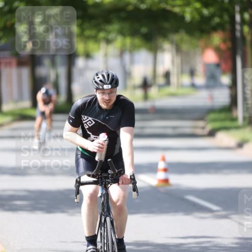 10.08.2025 - GEWOBA Citytriathlon Bremen Yannick Fuchs http://msf.ph/oto/8550927 10.08.2025 14:15:50 Radfahren 43, 72, 74, 98, 118, 129, 187, 271 meine-sportfotos.de