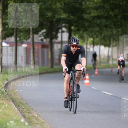 10.08.2025 - GEWOBA Citytriathlon Bremen Yannick Fuchs http://msf.ph/oto/8550928 10.08.2025 12:27:01 Radfahren 607, 644, 703, 727, 846, 889, 918, 928, 948, 1003 meine-sportfotos.de