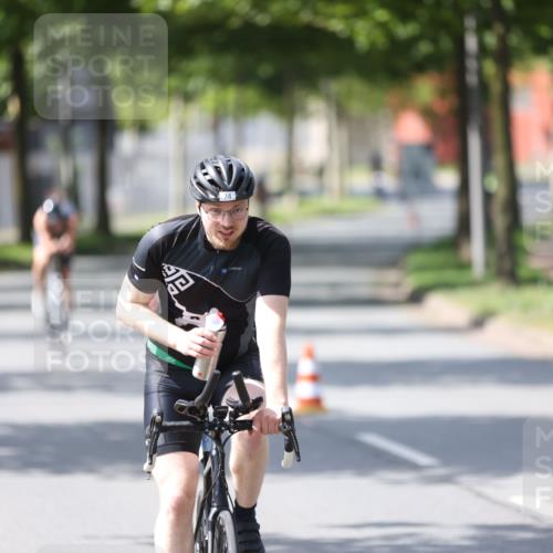 10.08.2025 - GEWOBA Citytriathlon Bremen Yannick Fuchs http://msf.ph/oto/8550929 10.08.2025 14:15:50 Radfahren 43, 72, 74, 98, 118, 129, 187, 271 meine-sportfotos.de
