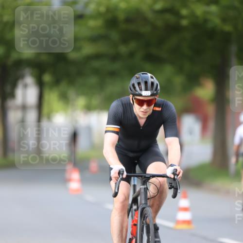 10.08.2025 - GEWOBA Citytriathlon Bremen Yannick Fuchs http://msf.ph/oto/8550931 10.08.2025 12:27:02 Radfahren 607, 644, 703, 727, 846, 889, 918, 928, 948, 1003 meine-sportfotos.de