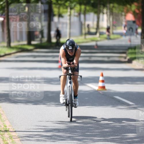 10.08.2025 - GEWOBA Citytriathlon Bremen Yannick Fuchs http://msf.ph/oto/8550938 10.08.2025 14:15:53 Radfahren 43, 46, 72, 74, 92, 98, 129, 187, 271 meine-sportfotos.de