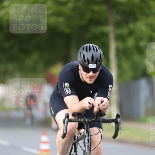 10.08.2025 - GEWOBA Citytriathlon Bremen Yannick Fuchs http://msf.ph/oto/8550952 10.08.2025 12:27:11 Radfahren 586, 607, 633, 727, 918, 962, 1003 meine-sportfotos.de