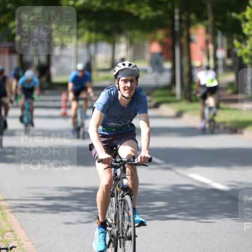 10.08.2025 - GEWOBA Citytriathlon Bremen Yannick Fuchs http://msf.ph/oto/8550953 10.08.2025 14:16:07 Radfahren 2, 23, 24, 38, 43, 46, 62, 65, 92, 129, 271 meine-sportfotos.de