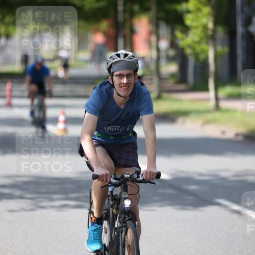 10.08.2025 - GEWOBA Citytriathlon Bremen Yannick Fuchs http://msf.ph/oto/8550956 10.08.2025 14:16:07 Radfahren 2, 23, 24, 38, 43, 46, 62, 65, 92, 129, 271 meine-sportfotos.de