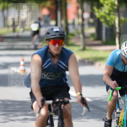 10.08.2025 - GEWOBA Citytriathlon Bremen Yannick Fuchs http://msf.ph/oto/8550971 10.08.2025 14:16:10 Radfahren 2, 23, 24, 38, 43, 46, 48, 62, 65, 92, 129 meine-sportfotos.de