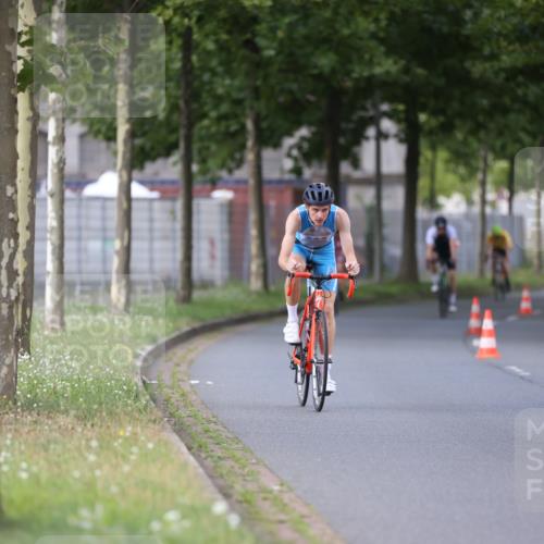 10.08.2025 - GEWOBA Citytriathlon Bremen Yannick Fuchs http://msf.ph/oto/8550972 10.08.2025 12:27:17 Radfahren 586, 607, 633, 792, 835, 918, 962 meine-sportfotos.de