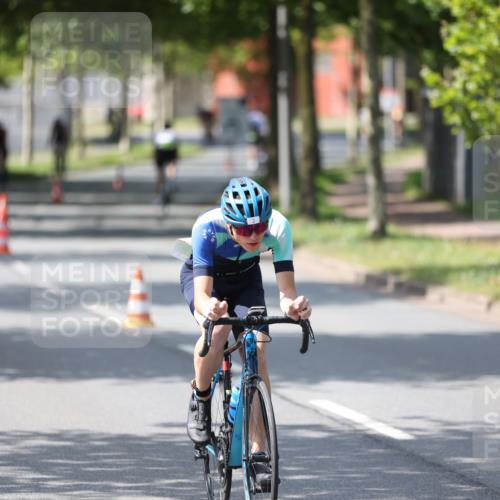 10.08.2025 - GEWOBA Citytriathlon Bremen Yannick Fuchs http://msf.ph/oto/8550985 10.08.2025 14:16:12 Radfahren 2, 23, 24, 38, 43, 46, 48, 62, 63, 65, 92, 129 meine-sportfotos.de