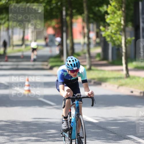 10.08.2025 - GEWOBA Citytriathlon Bremen Yannick Fuchs http://msf.ph/oto/8550987 10.08.2025 14:16:12 Radfahren 2, 23, 24, 38, 43, 46, 48, 62, 63, 65, 92, 129 meine-sportfotos.de