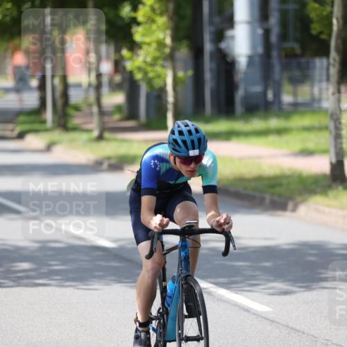 10.08.2025 - GEWOBA Citytriathlon Bremen Yannick Fuchs http://msf.ph/oto/8550991 10.08.2025 14:16:12 Radfahren 2, 23, 24, 38, 43, 46, 48, 62, 63, 65, 92, 129 meine-sportfotos.de