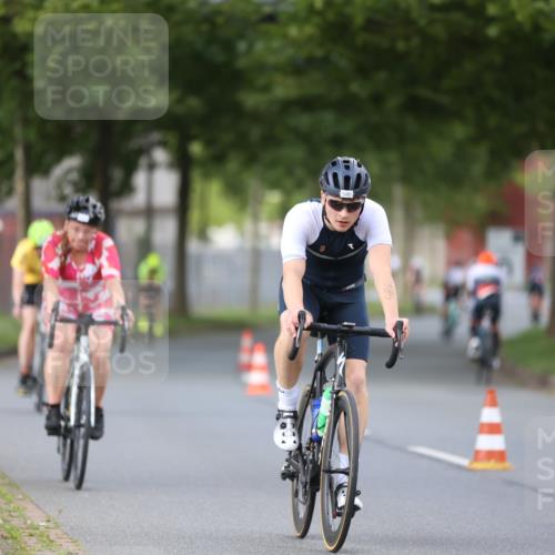 10.08.2025 - GEWOBA Citytriathlon Bremen Yannick Fuchs http://msf.ph/oto/8550994 10.08.2025 12:27:22 Radfahren 568, 586, 607, 633, 792, 835, 918, 929, 962 meine-sportfotos.de