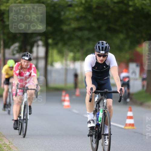 10.08.2025 - GEWOBA Citytriathlon Bremen Yannick Fuchs http://msf.ph/oto/8550995 10.08.2025 12:27:22 Radfahren 568, 586, 607, 633, 792, 835, 918, 929, 962 meine-sportfotos.de